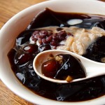 Grass jelly with tapioca red bean balls 综合仙草粉心圆